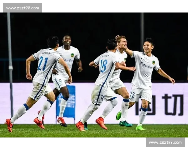 恒丰与富力激战正酣 新老对决碰撞出足球激情火花